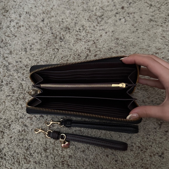 Coach Wallet - Picture 4 of 8